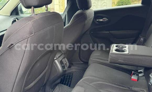 Sayi Na hannu Jeep Cherokee Black Mota in Douala a Ƙasar Kamaru Sayi Na hannu Jeep Cherokee Black Mota in Douala a Ƙasar Kamaru