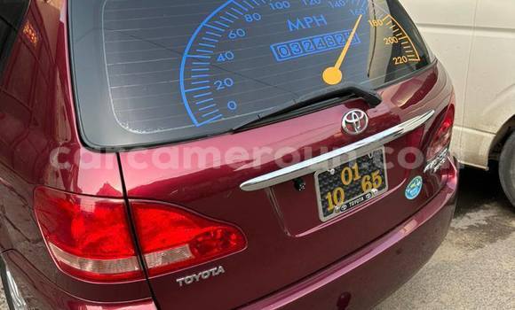Sayi Na hannu Toyota Avensis Red Mota in Douala a Ƙasar Kamaru Sayi Na hannu Toyota Avensis Red Mota in Douala a Ƙasar Kamaru