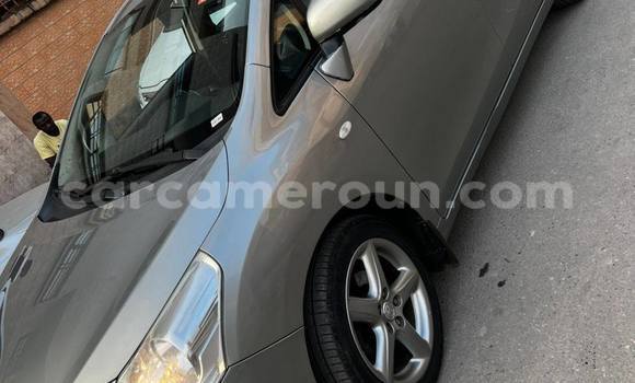 Buy Used Toyota Corolla Verso Black Car in Douala in Littoral Cameroon