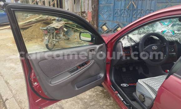 Sayi Na hannu Toyota Avensis Red Mota in Douala a Ƙasar Kamaru Sayi Na hannu Toyota Avensis Red Mota in Douala a Ƙasar Kamaru