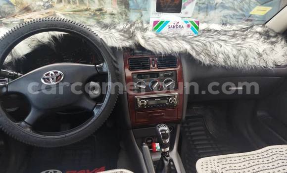 Sayi Na hannu Toyota Avensis Red Mota in Douala a Ƙasar Kamaru Sayi Na hannu Toyota Avensis Red Mota in Douala a Ƙasar Kamaru