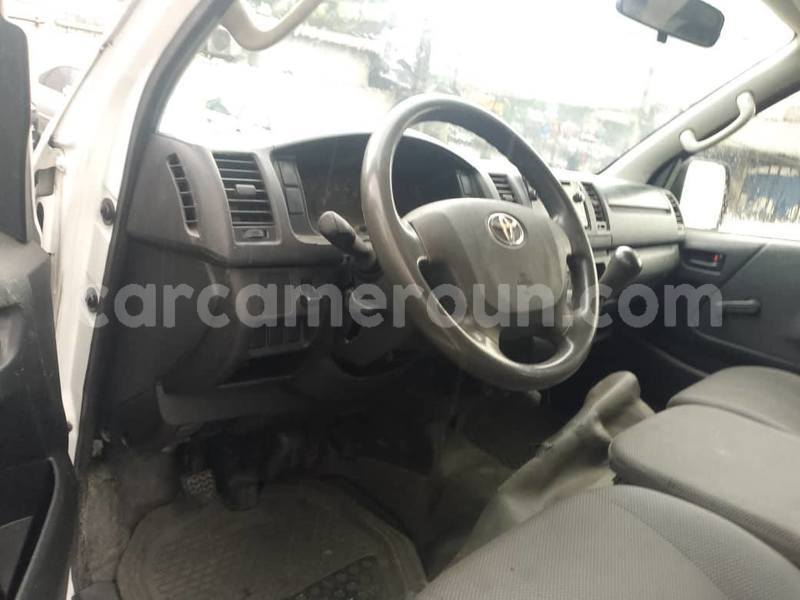 Big with watermark toyota hiace littoral cameroon douala 22476