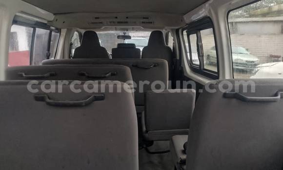 Sayi Na hannu Toyota Hiace White Mota in Douala a Ƙasar Kamaru Sayi Na hannu Toyota Hiace White Mota in Douala a Ƙasar Kamaru