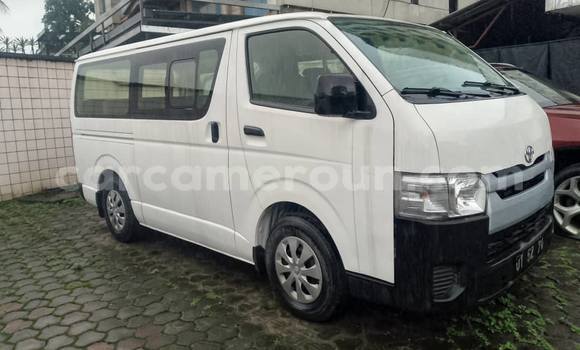 Sayi Na hannu Toyota Hiace White Mota in Douala a Ƙasar Kamaru Sayi Na hannu Toyota Hiace White Mota in Douala a Ƙasar Kamaru