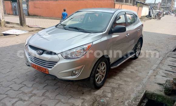 Sayi Na hannu Hyundai Tucson Azurfa Mota in Douala a Ƙasar Kamaru Sayi Na hannu Hyundai Tucson Azurfa Mota in Douala a Ƙasar Kamaru