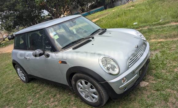 Sayi Na hannu Mini Cooper Azurfa Mota in Douala a Ƙasar Kamaru Sayi Na hannu Mini Cooper Azurfa Mota in Douala a Ƙasar Kamaru