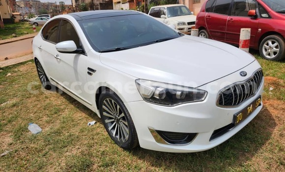 Buy Used Kia K7 White Car in Yaounde in Central Cameroon