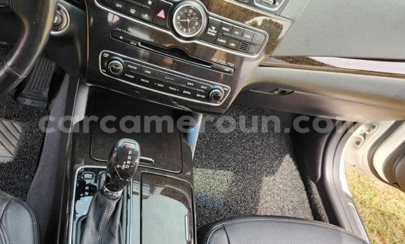 Buy Used Kia K7 White Car in Yaounde in Central Cameroon Buy Used Kia K7 White Car in Yaounde in Central Cameroon