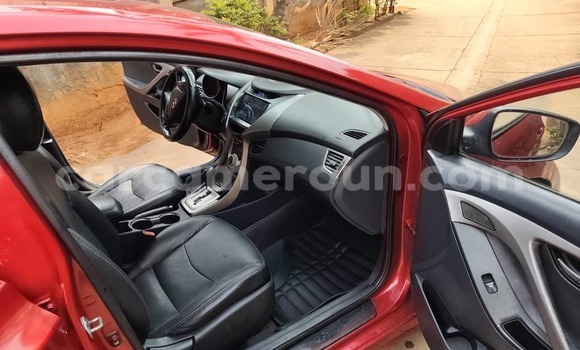 Sayi Na hannu Hyundai Elantra Red Mota in Yaounde a Babban Kamaru Sayi Na hannu Hyundai Elantra Red Mota in Yaounde a Babban Kamaru