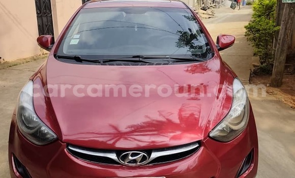 Sayi Na hannu Hyundai Elantra Red Mota in Yaounde a Babban Kamaru Sayi Na hannu Hyundai Elantra Red Mota in Yaounde a Babban Kamaru