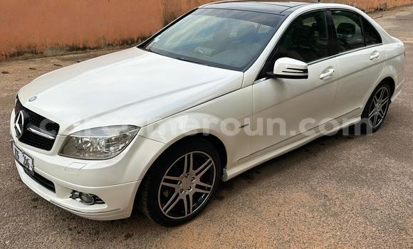 Acheter Occasion Voiture Mercedes‒Benz 200 Blanc à Yaoundé, Central Cameroon Acheter Occasion Voiture Mercedes‒Benz 200 Blanc à Yaoundé, Central Cameroon