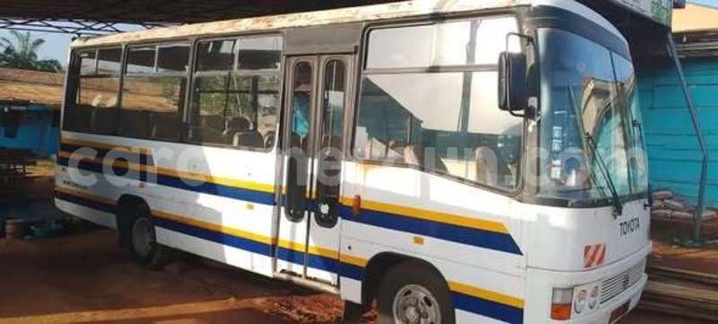 Big with watermark toyota hilux central cameroon yaounde 22549