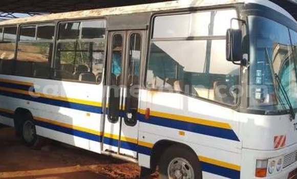 Acheter Occasion Voiture Toyota Hilux Autre à Yaoundé, Central Cameroon Acheter Occasion Voiture Toyota Hilux Autre à Yaoundé, Central Cameroon