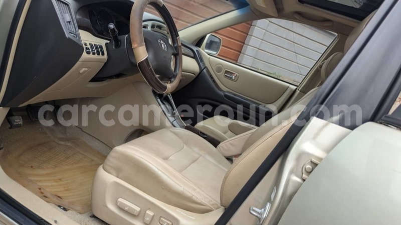 Big with watermark toyota highlander central cameroon yaounde 22579