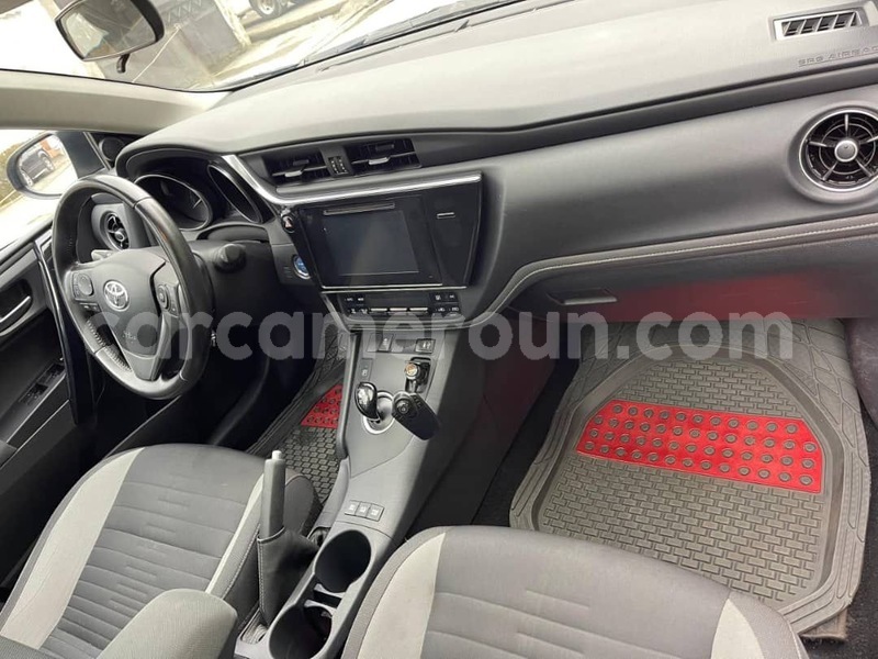 Big with watermark toyota auris littoral cameroon douala 22586
