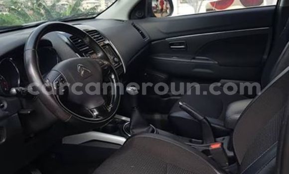 Sayi Na hannu Citroen C4 Black Mota in Yaounde a Babban Kamaru Sayi Na hannu Citroen C4 Black Mota in Yaounde a Babban Kamaru