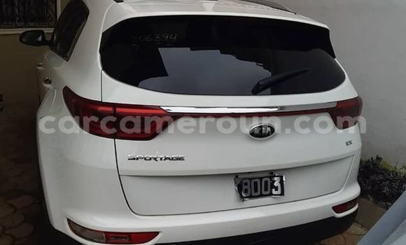 Sayi Na hannu Kia Sportage White Mota in Yaounde a Babban Kamaru Sayi Na hannu Kia Sportage White Mota in Yaounde a Babban Kamaru