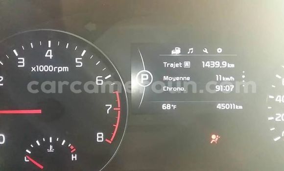 Sayi Na hannu Kia Sportage White Mota in Yaounde a Babban Kamaru Sayi Na hannu Kia Sportage White Mota in Yaounde a Babban Kamaru