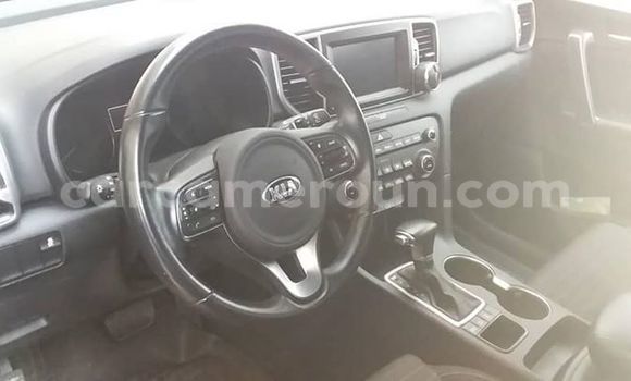 Sayi Na hannu Kia Sportage White Mota in Yaounde a Babban Kamaru Sayi Na hannu Kia Sportage White Mota in Yaounde a Babban Kamaru