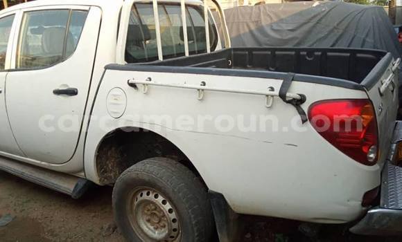 Acheter Occasion Voiture Mitsubishi L200 Blanc à Douala, Littoral Cameroon Acheter Occasion Voiture Mitsubishi L200 Blanc à Douala, Littoral Cameroon