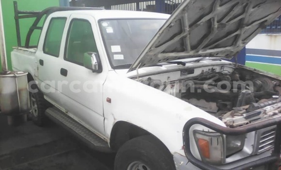 Acheter Occasion Voiture Toyota Hilux Blanc à Douala, Littoral Cameroon Acheter Occasion Voiture Toyota Hilux Blanc à Douala, Littoral Cameroon