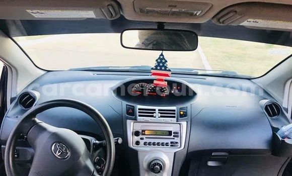 Sayi Na hannu Toyota Yaris Black Mota in Yaounde a Babban Kamaru Sayi Na hannu Toyota Yaris Black Mota in Yaounde a Babban Kamaru