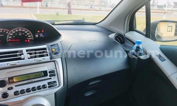 Sayi Na hannu Toyota Yaris Black Mota in Yaounde a Babban Kamaru Sayi Na hannu Toyota Yaris Black Mota in Yaounde a Babban Kamaru