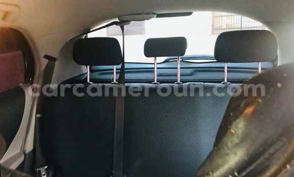 Sayi Na hannu Toyota Yaris Black Mota in Yaounde a Babban Kamaru Sayi Na hannu Toyota Yaris Black Mota in Yaounde a Babban Kamaru