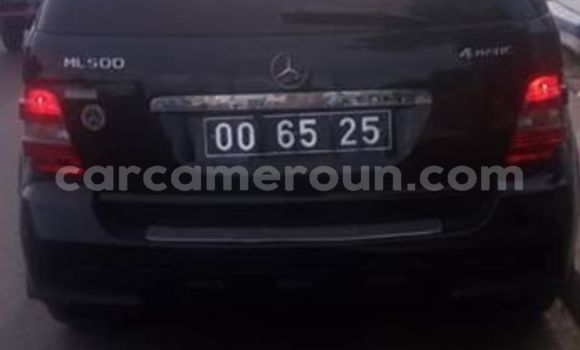 Sayi Na hannu Mercedes‒Benz ML–Class Black Mota in Yaounde a Babban Kamaru Sayi Na hannu Mercedes‒Benz ML–Class Black Mota in Yaounde a Babban Kamaru