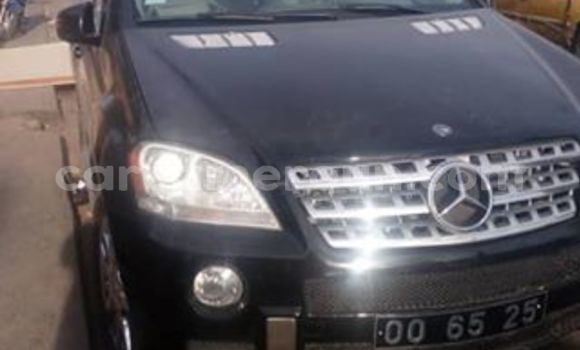 Sayi Na hannu Mercedes‒Benz ML–Class Black Mota in Yaounde a Babban Kamaru Sayi Na hannu Mercedes‒Benz ML–Class Black Mota in Yaounde a Babban Kamaru