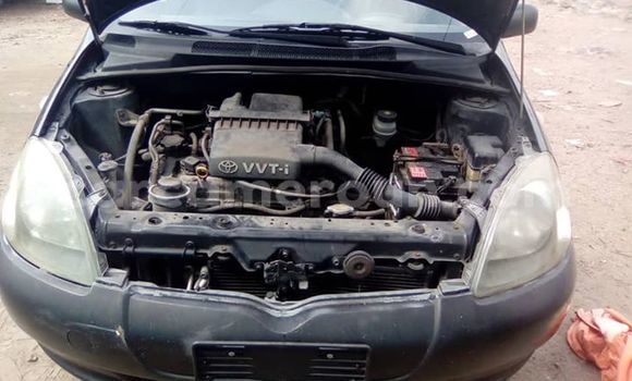 Sayi Na hannu Toyota Yaris Black Mota in Yaounde a Babban Kamaru Sayi Na hannu Toyota Yaris Black Mota in Yaounde a Babban Kamaru