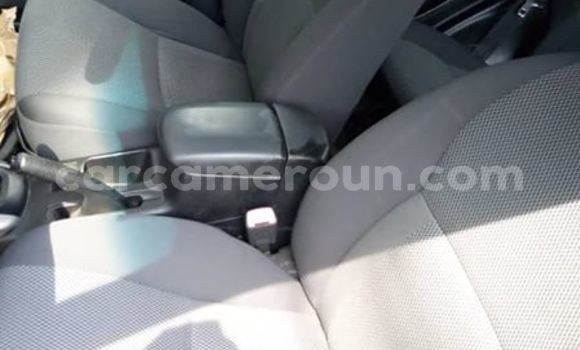 Sayi Na hannu Toyota RAV4 Blue Mota in Yaounde a Babban Kamaru Sayi Na hannu Toyota RAV4 Blue Mota in Yaounde a Babban Kamaru