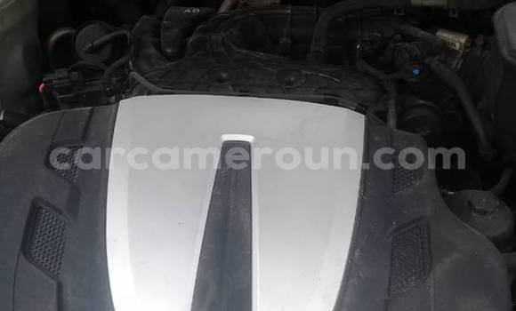 Sayi Na hannu Kia Sorento Azurfa Mota in Douala a Ƙasar Kamaru Sayi Na hannu Kia Sorento Azurfa Mota in Douala a Ƙasar Kamaru