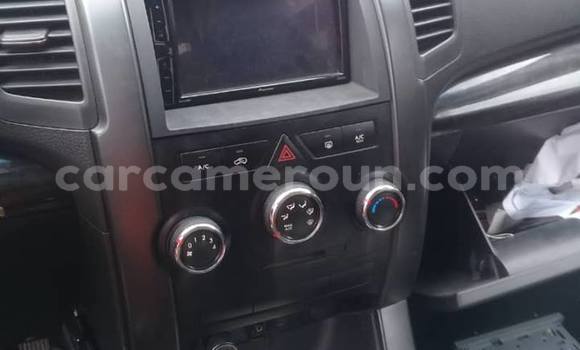 Sayi Na hannu Kia Sorento Azurfa Mota in Douala a Ƙasar Kamaru Sayi Na hannu Kia Sorento Azurfa Mota in Douala a Ƙasar Kamaru