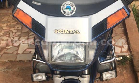 Sayi Imported Honda Big Ruckus Blue Motsi in Yaounde a Babban Kamaru Sayi Imported Honda Big Ruckus Blue Motsi in Yaounde a Babban Kamaru