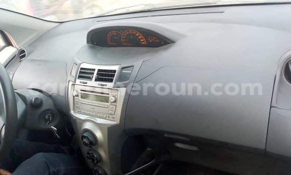 Sayi Na hannu Toyota Yaris Red Mota in Yaounde a Babban Kamaru Sayi Na hannu Toyota Yaris Red Mota in Yaounde a Babban Kamaru