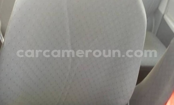 Sayi Na hannu Toyota Yaris Red Mota in Yaounde a Babban Kamaru Sayi Na hannu Toyota Yaris Red Mota in Yaounde a Babban Kamaru