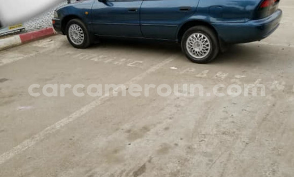 Sayi Na hannu Toyota Corolla Blue Mota in Yaounde a Babban Kamaru Sayi Na hannu Toyota Corolla Blue Mota in Yaounde a Babban Kamaru