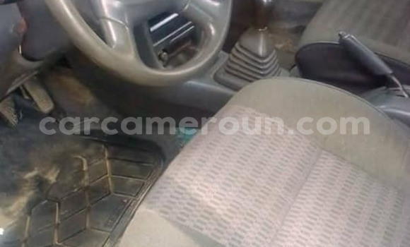 Sayi Na hannu Toyota Corolla Blue Mota in Yaounde a Babban Kamaru Sayi Na hannu Toyota Corolla Blue Mota in Yaounde a Babban Kamaru