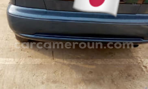 Sayi Na hannu Toyota Corolla Blue Mota in Yaounde a Babban Kamaru Sayi Na hannu Toyota Corolla Blue Mota in Yaounde a Babban Kamaru