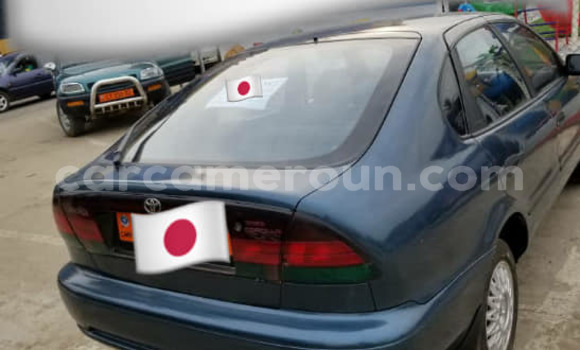 Sayi Na hannu Toyota Corolla Blue Mota in Yaounde a Babban Kamaru Sayi Na hannu Toyota Corolla Blue Mota in Yaounde a Babban Kamaru