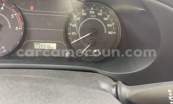 Sayi Na hannu Toyota Hilux White Mota in Yaounde a Babban Kamaru Sayi Na hannu Toyota Hilux White Mota in Yaounde a Babban Kamaru