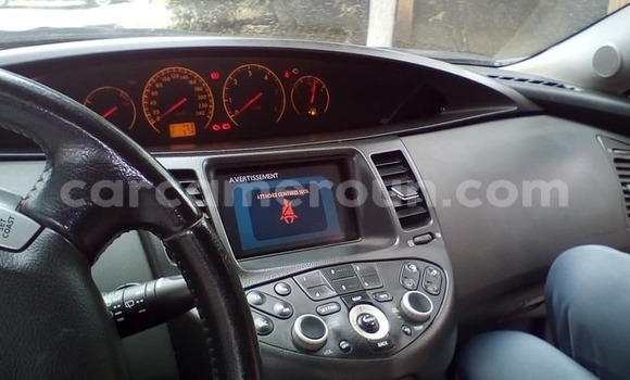 Sayi Na hannu Nissan Primera Azurfa Mota in Yaounde a Babban Kamaru Sayi Na hannu Nissan Primera Azurfa Mota in Yaounde a Babban Kamaru