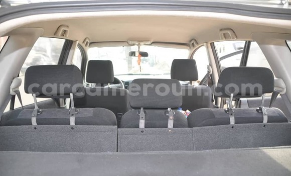 Sayi Na hannu Toyota Corolla Azurfa Mota in Yaounde a Babban Kamaru Sayi Na hannu Toyota Corolla Azurfa Mota in Yaounde a Babban Kamaru