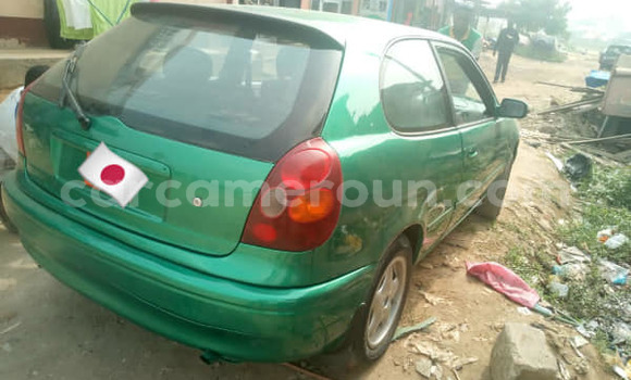 Sayi Na hannu Toyota Corolla Green Mota in Yaounde a Babban Kamaru Sayi Na hannu Toyota Corolla Green Mota in Yaounde a Babban Kamaru