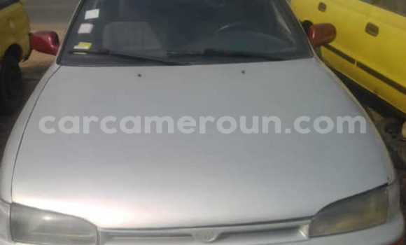 Sayi Na hannu Toyota Corolla Azurfa Mota in Yaounde a Babban Kamaru Sayi Na hannu Toyota Corolla Azurfa Mota in Yaounde a Babban Kamaru