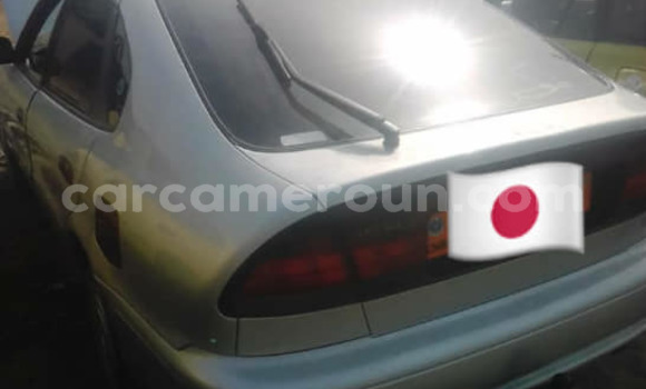 Sayi Na hannu Toyota Corolla Azurfa Mota in Yaounde a Babban Kamaru Sayi Na hannu Toyota Corolla Azurfa Mota in Yaounde a Babban Kamaru