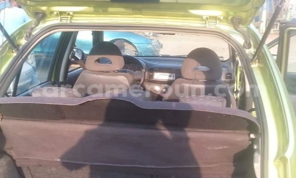 Sayi Na hannu Nissan Micra Green Mota in Yaounde a Babban Kamaru Sayi Na hannu Nissan Micra Green Mota in Yaounde a Babban Kamaru