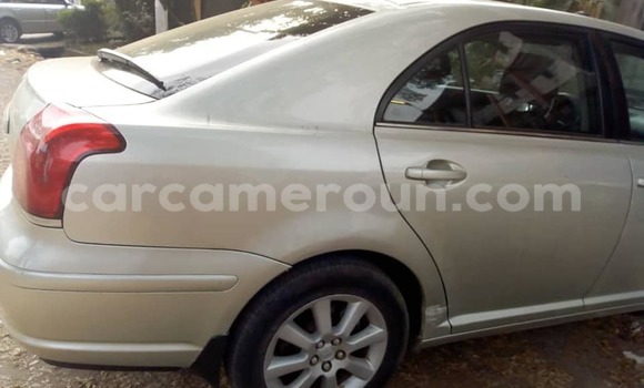 Sayi Na hannu Toyota Avensis Azurfa Mota in Yaounde a Babban Kamaru Sayi Na hannu Toyota Avensis Azurfa Mota in Yaounde a Babban Kamaru