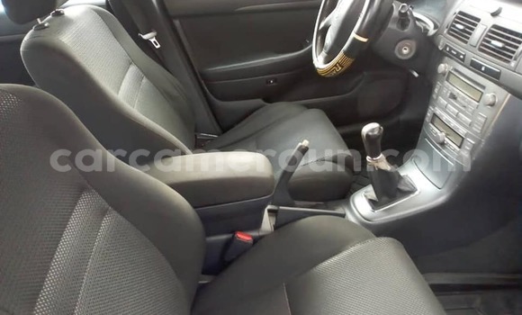 Sayi Na hannu Toyota Avensis Azurfa Mota in Yaounde a Babban Kamaru Sayi Na hannu Toyota Avensis Azurfa Mota in Yaounde a Babban Kamaru